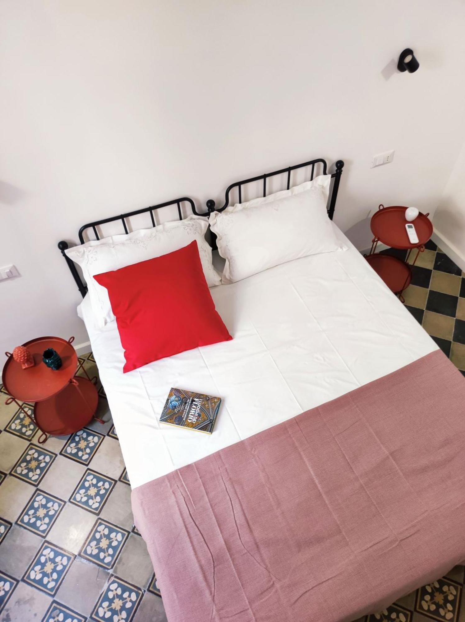 Donna Oliva Guest House Palermo Eksteriør bilde