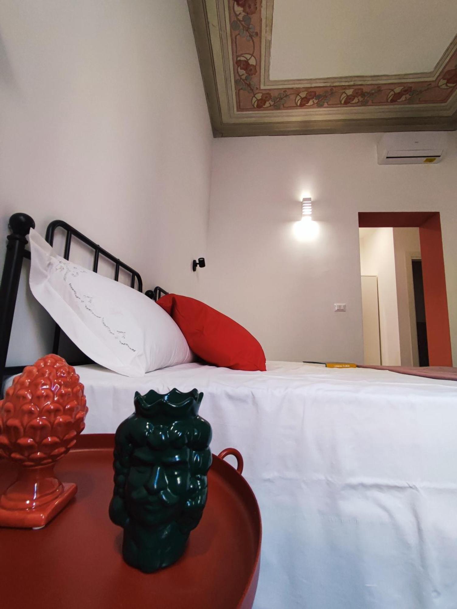 Donna Oliva Guest House Palermo Eksteriør bilde